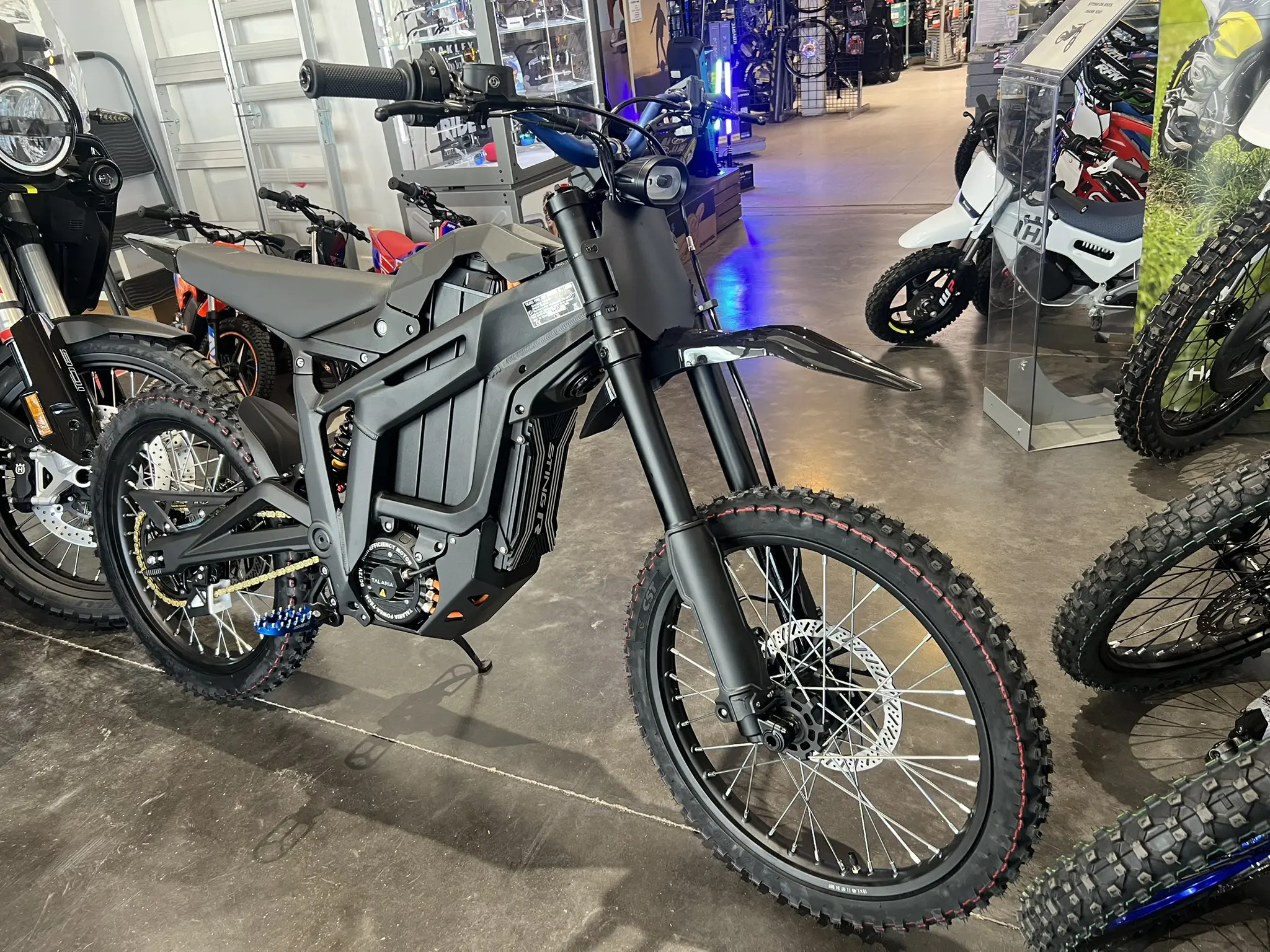 Talaria MX5 Sting Pro -Equipped with Warp9 bars and pegs - Image 8